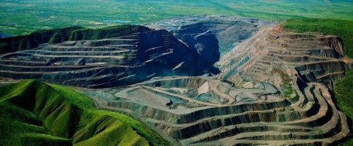 凱鵬礦業 立足大地，面向世界，營造綠色礦業生態